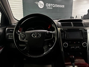 Седан Toyota Camry 2014 года, 1650000 рублей, Ачинск
