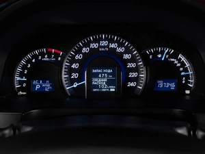 Седан Toyota Camry 2012 года, 1990000 рублей, Тюмень