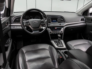 Седан Hyundai Elantra 2017 года, 1625000 рублей, Краснодар