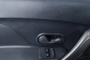 Хетчбэк Renault Sandero 2018 года, 879000 рублей, Челябинск