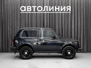 Внедорожник ВАЗ (LADA) 4x4 (Нива) 2015 года, 530000 рублей, Красноярск