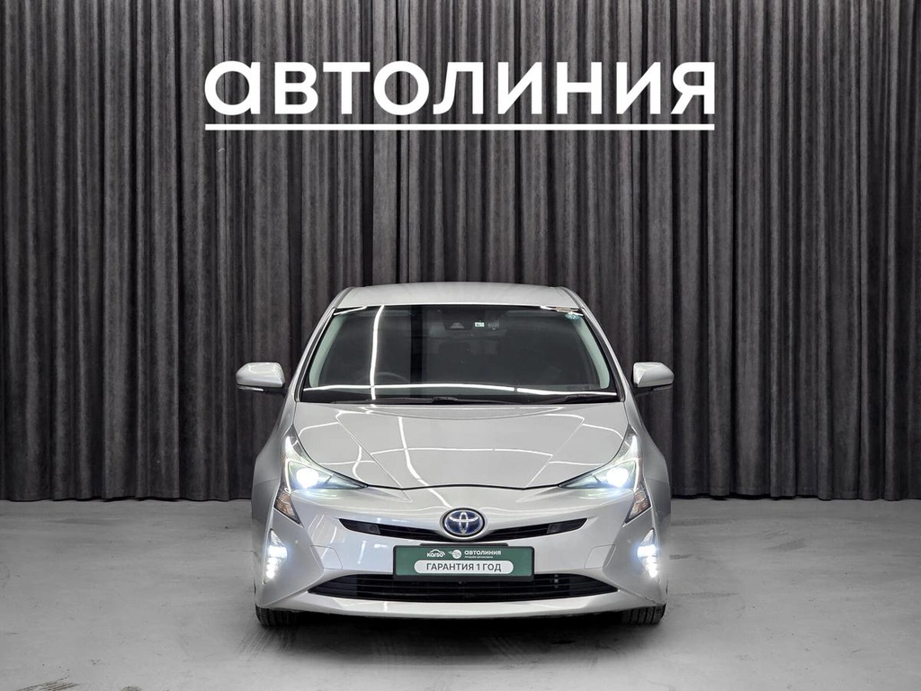 Лифтбек Toyota Prius 2018 года, 1750000 рублей, Красноярск
