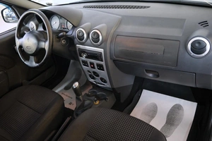 Седан Renault Logan 2009 года, 439000 рублей, Омск