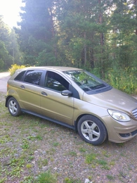 Хетчбэк Mercedes-Benz B-класс 2005 года, 600000 рублей, Дивногорск