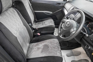 Минивэн Toyota Isis 2012 года, 1399000 рублей, Барнаул