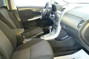 Седан Toyota Corolla 2011 года, 1039000 рублей, Омск