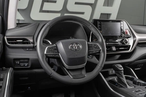 Внедорожник Toyota Highlander 2022 года, 7480000 рублей, Тюмень