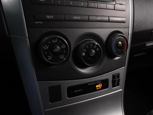 Седан Toyota Corolla 2011 года, 909000 рублей, Воронеж