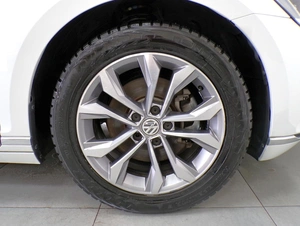 Седан Volkswagen Passat 2015 года, 1699500 рублей, Красноярск