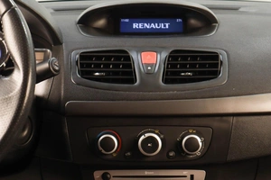 Седан Renault Fluence 2015 года, 969000 рублей, Челябинск