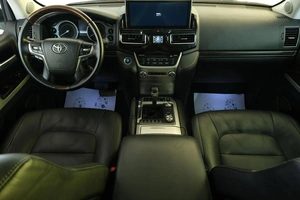 Внедорожник Toyota Land Cruiser 2017 года, 6489000 рублей, Омск