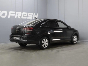 Лифтбек Volkswagen Polo 2021 года, 1750000 рублей, Омск