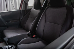 Хетчбэк Toyota Vitz 2013 года, 1099000 рублей, Томск
