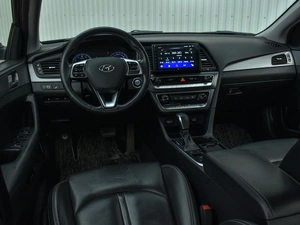 Седан Hyundai Sonata 2018 года, 1820000 рублей, Краснодар