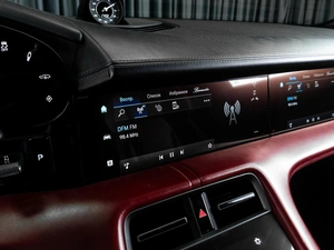 Седан Porsche Taycan 2020 года, 7639000 рублей, Тюмень