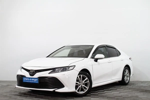 Седан Toyota Camry 2019 года, 1539000 рублей, Сургут