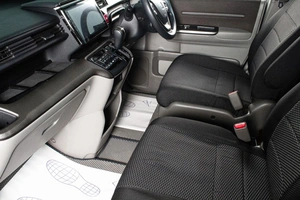 Минивэн Honda Stepwgn 2019 года, 2039000 рублей, Сургут