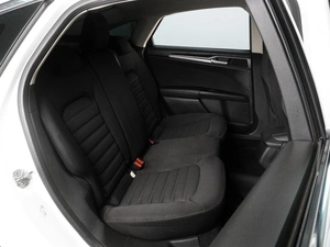 Седан Ford Mondeo 2015 года, 1425000 рублей, Красный Пахарь