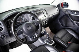 Внедорожник Volkswagen Tiguan 2014 года, 1659000 рублей, Пермь