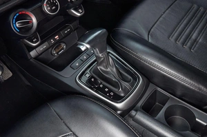 Хетчбэк Kia Rio X-Line 2018 года, 1385000 рублей, Красноярск