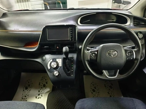 Минивэн Toyota Sienta 2016 года, 1100000 рублей, Ачинск