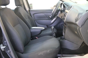 Седан Renault Logan 2016 года, 689000 рублей, Омск