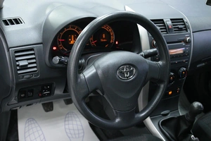 Седан Toyota Corolla 2008 года, 958000 рублей, Солонцы