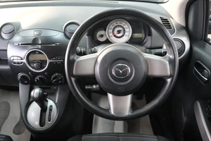 Хетчбэк Mazda Demio 2009 года, 689000 рублей, Омск