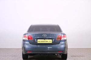 Седан Toyota Avensis 2009 года, 1159000 рублей, Омск