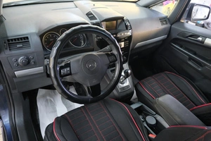 Минивэн Opel Zafira 2011 года, 729000 рублей, Омск