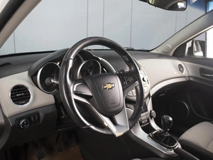 Седан Chevrolet Cruze 2013 года, 590000 рублей, Омск