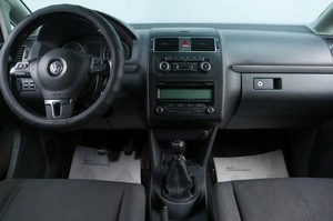Минивэн Volkswagen Touran 2010 года, 839000 рублей, Челябинск