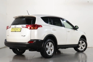 Внедорожник Toyota RAV4 2013 года, 2069000 рублей, Челябинск