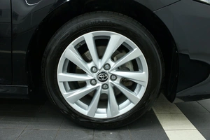 Седан Toyota Camry 2023 года, 3800000 рублей, Красноярск