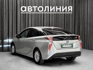 Лифтбек Toyota Prius 2018 года, 1750000 рублей, Красноярск
