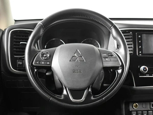 Внедорожник Mitsubishi Outlander 2021 года, 2250000 рублей, Казань
