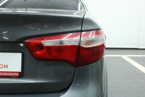 Седан Kia Rio 2012 года, 970000 рублей, Красноярск