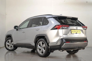 Внедорожник Toyota RAV4 2019 года, 3449000 рублей, Челябинск