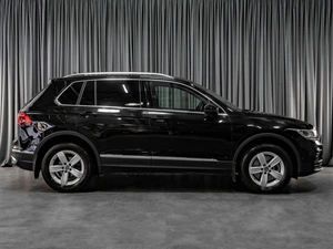 Внедорожник Volkswagen Tiguan 2021 года, 4079000 рублей, Тюмень