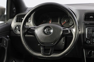 Седан Volkswagen Polo 2017 года, 999000 рублей, Новосибирск