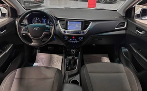 Седан Hyundai Solaris 2017 года, 1347000 рублей, Красноярск