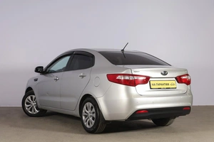 Седан Kia Rio 2013 года, 989000 рублей, Новосибирск