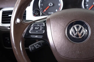 Внедорожник Volkswagen Touareg 2015 года, 3200000 рублей, Пермь