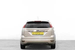 Хетчбэк Ford Focus 2006 года, 399000 рублей, Барнаул
