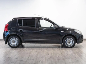 Хетчбэк Renault Sandero 2010 года, 579000 рублей, Саратов