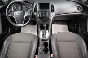 Хетчбэк Opel Astra 2012 года, 559000 рублей, Оренбург