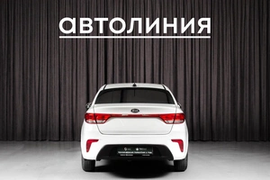 Седан Kia Rio 2020 года, 960000 рублей, Красноярск