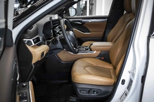 Внедорожник Toyota Highlander 2022 года, 8999000 рублей, Москва