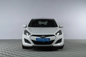 Хетчбэк Hyundai i30 2012 года, 829000 рублей, Челябинск