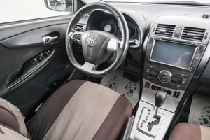 Седан Toyota Corolla 2011 года, 1199000 рублей, Красноярск